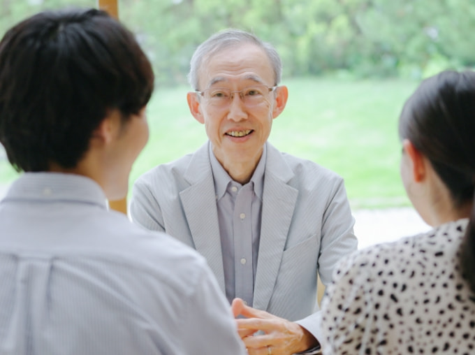 離れて暮らす家族も同時に参加できる！相続の話し合いを円滑に進められる